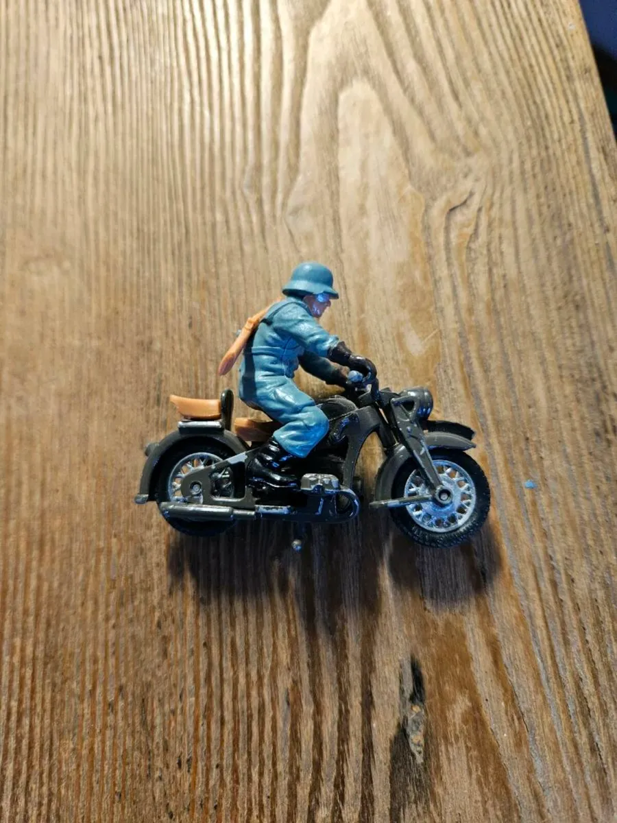 Britain's German WW2 Motorbike Dispatch Rider - Image 2