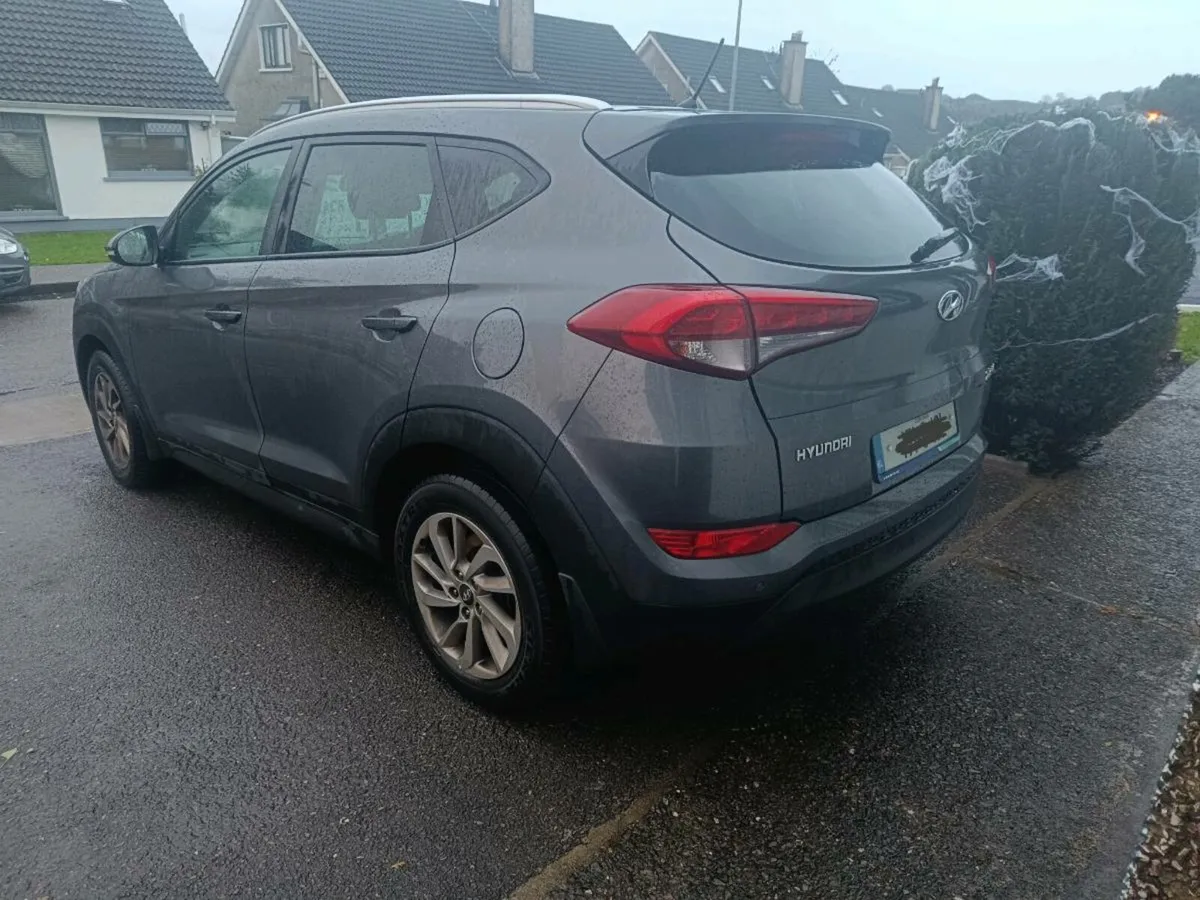 Hyundai Tucson 171 LOW MILEAGE 5DR 
1.7 DIESEL - Image 2