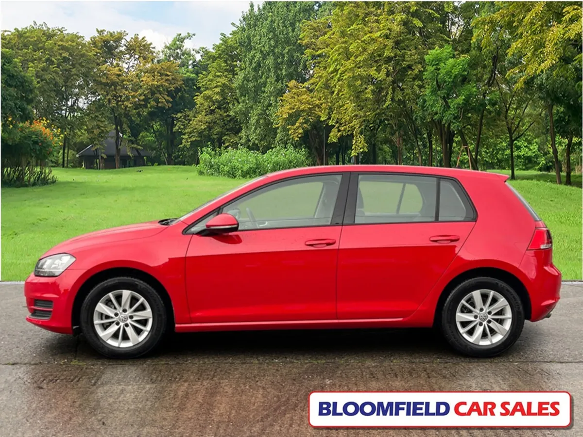 Volkswagen Golf HIGH LINE , LOW MILEAGE// IMMACULA - Image 4