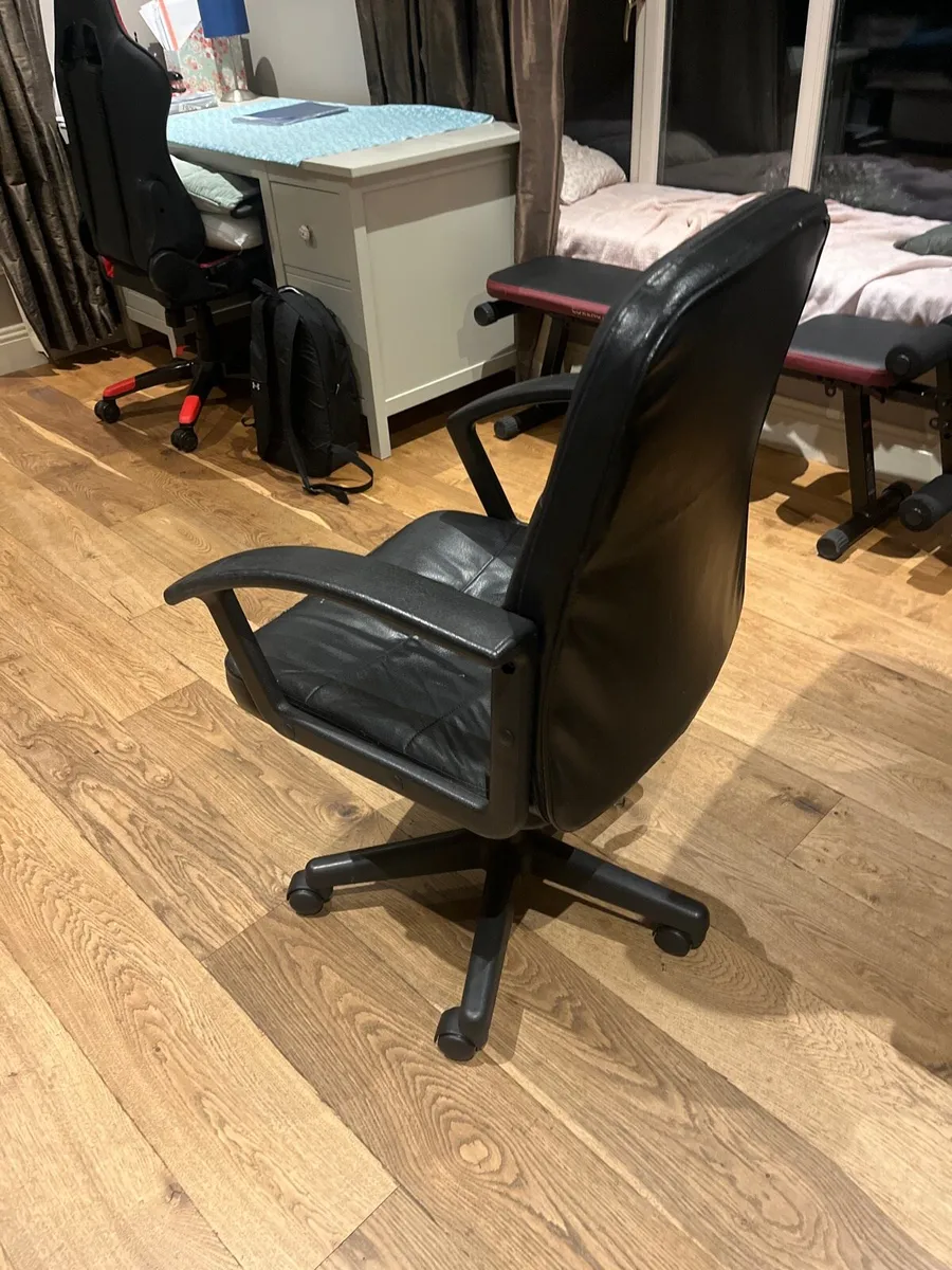 Office chair - Image 2