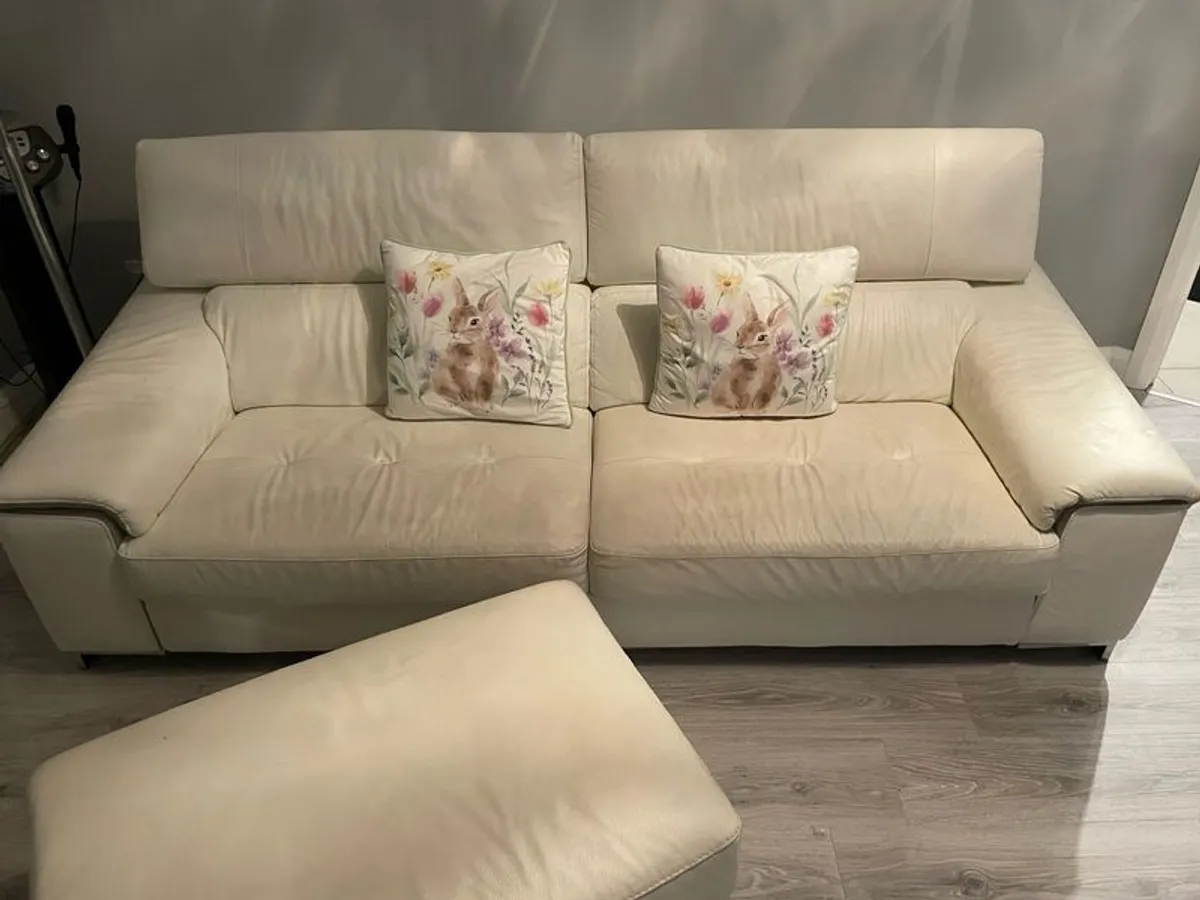 Leather 4 seater sofa with matching blanket box - Image 2