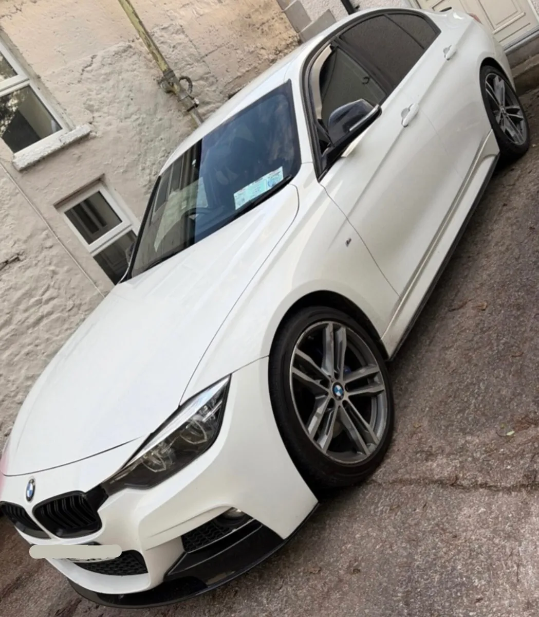 2018 BMW 320i MSport Shadow Edition - Image 1