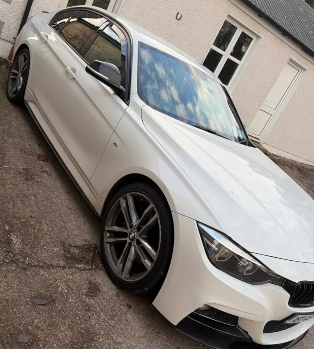 2018 BMW 320i MSport Shadow Edition - Image 2