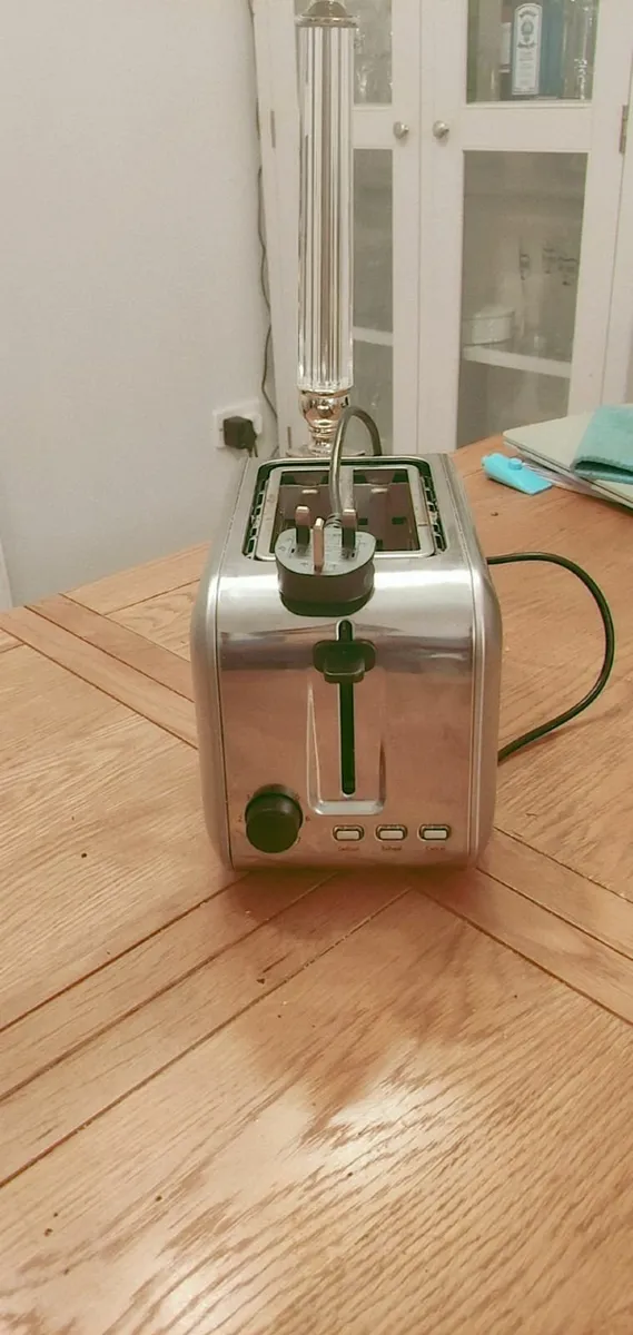 Bread toaster- just 4 months old - Image 1