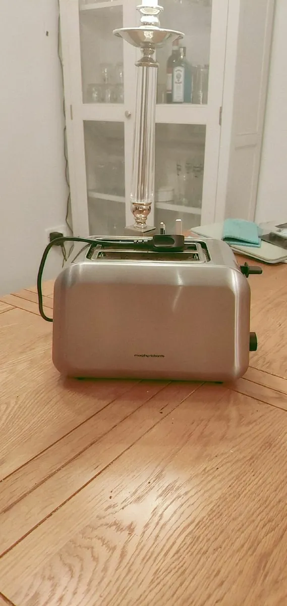 Bread toaster- just 4 months old - Image 2