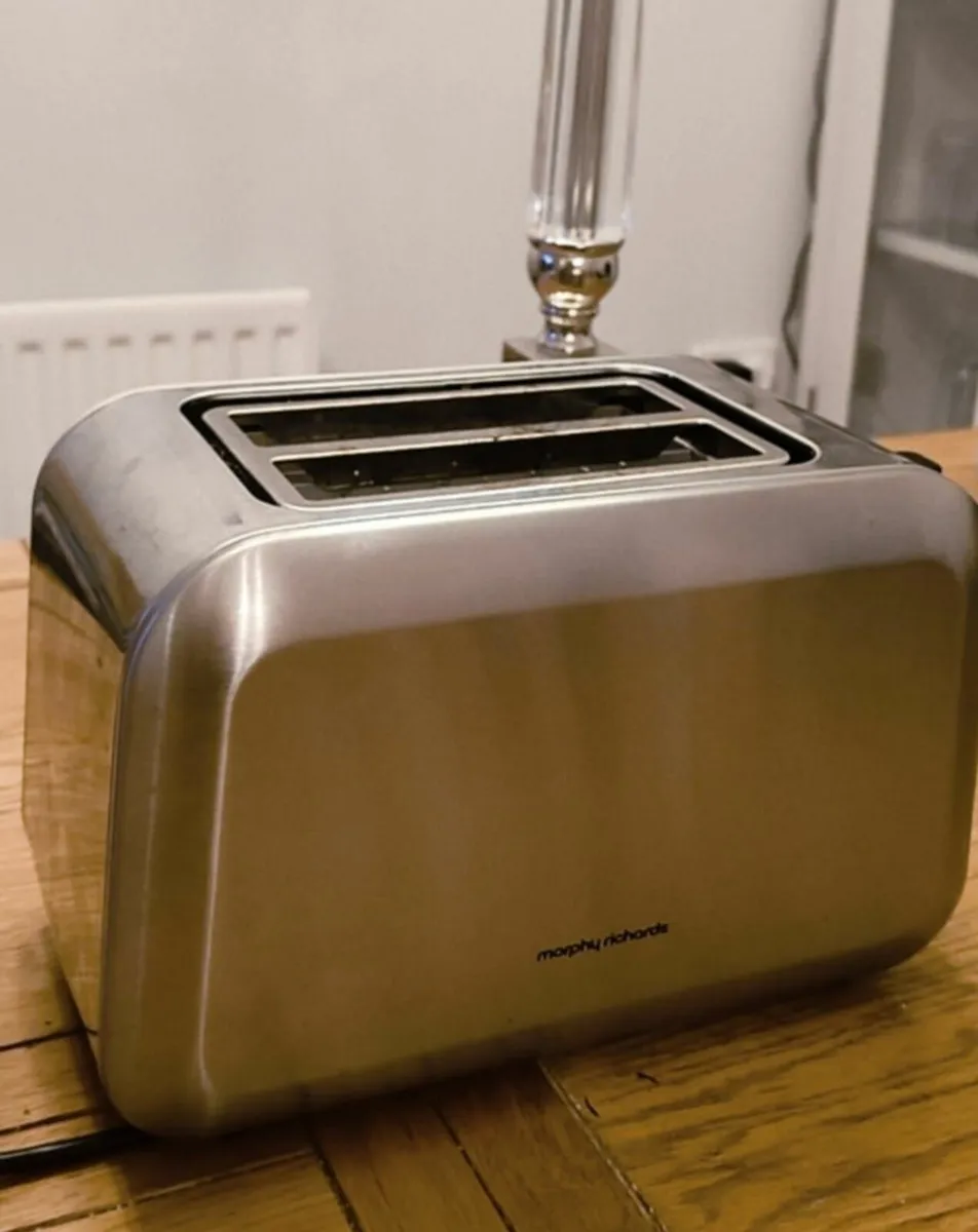 Bread toaster- just 4 months old - Image 3