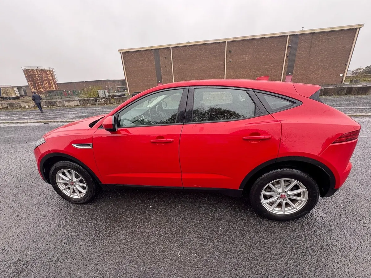 E-Pace Jaguar - Image 2