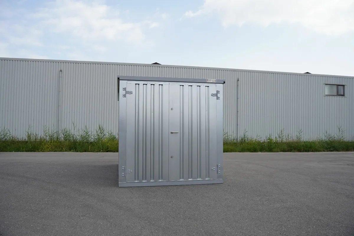 Storage Container 4x2 – Secure & Weatherproof - Image 2