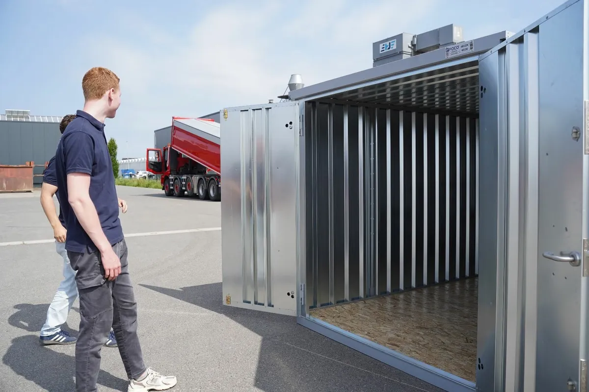Storage Container 4x2 – Secure & Weatherproof - Image 3