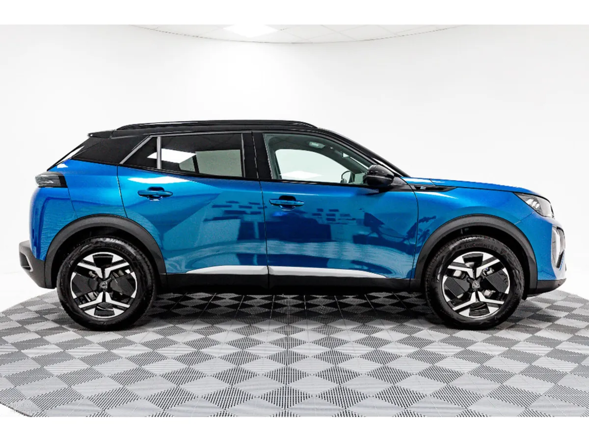 Peugeot 2008 E-GT 50kWh Auto 136HP - Black Roof - Image 2