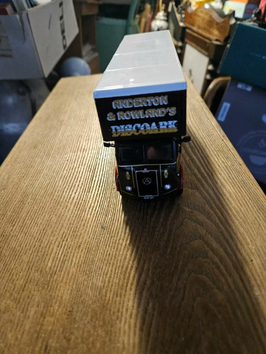 Corgi Circus Fair Ground Showmans Range Truck 1.50 - Image 1