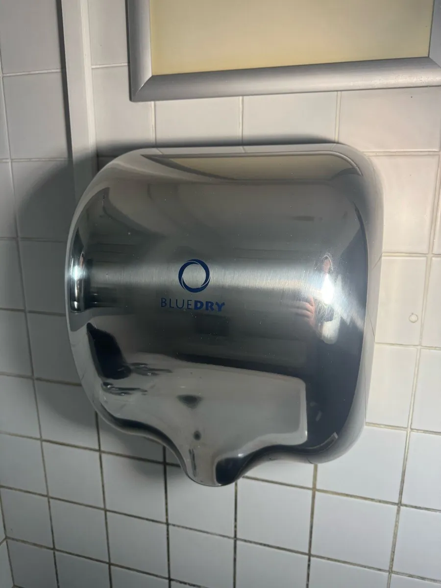 Hand dryers - Image 3