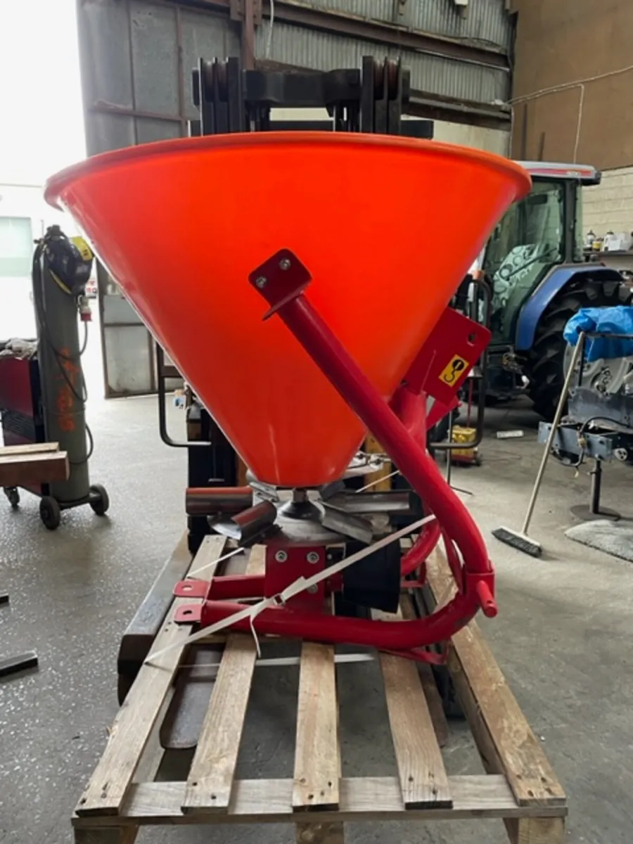 KATANA FERTILISER SPREDER - Image 2