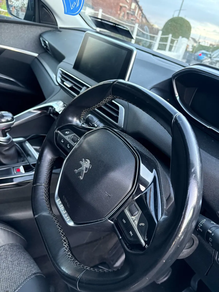 2017 Peugeot 3008 - Image 3