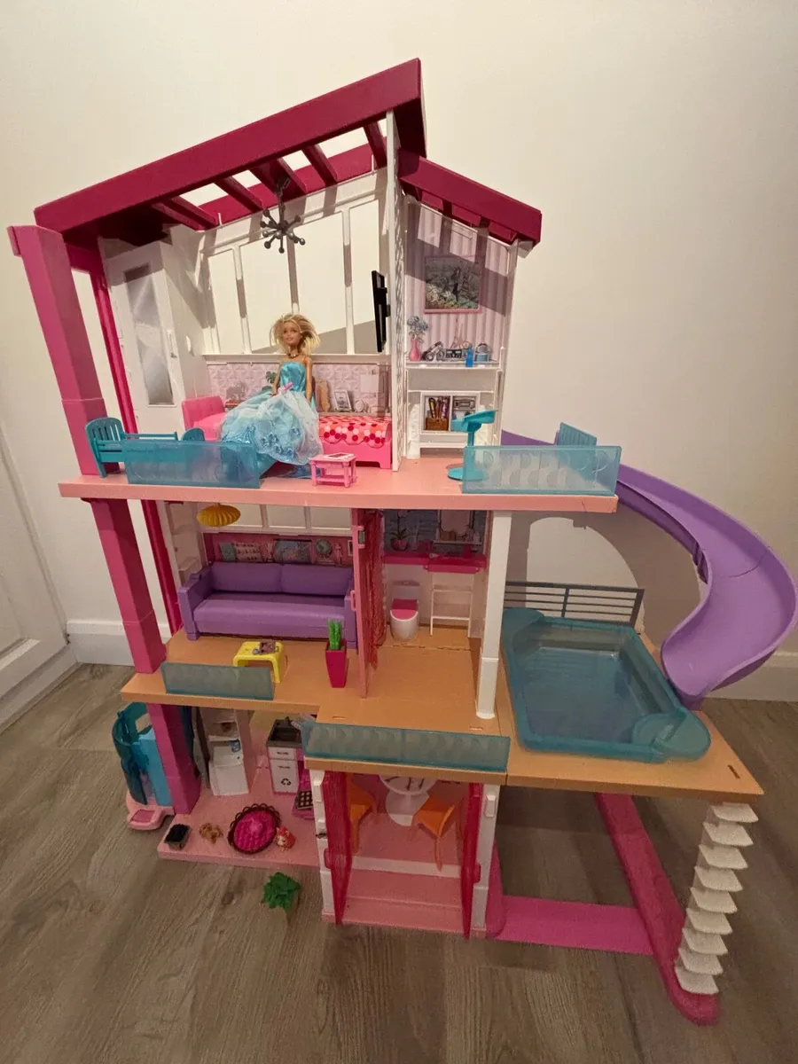 Barbie Dreamhouse and bundle - Image 1