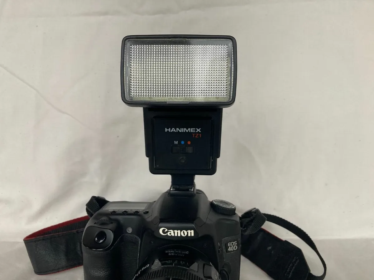 Camera flash - Image 1