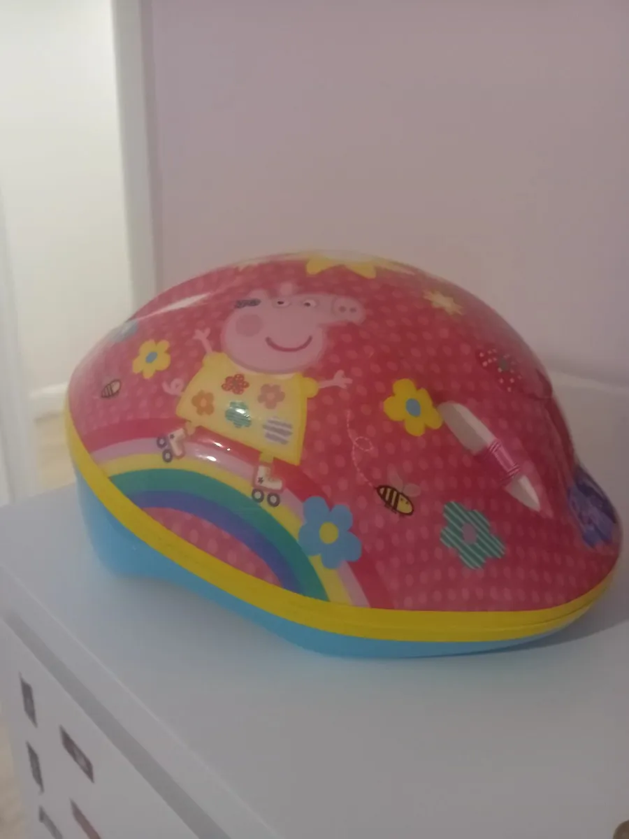 Peppa pig helmet - Image 1