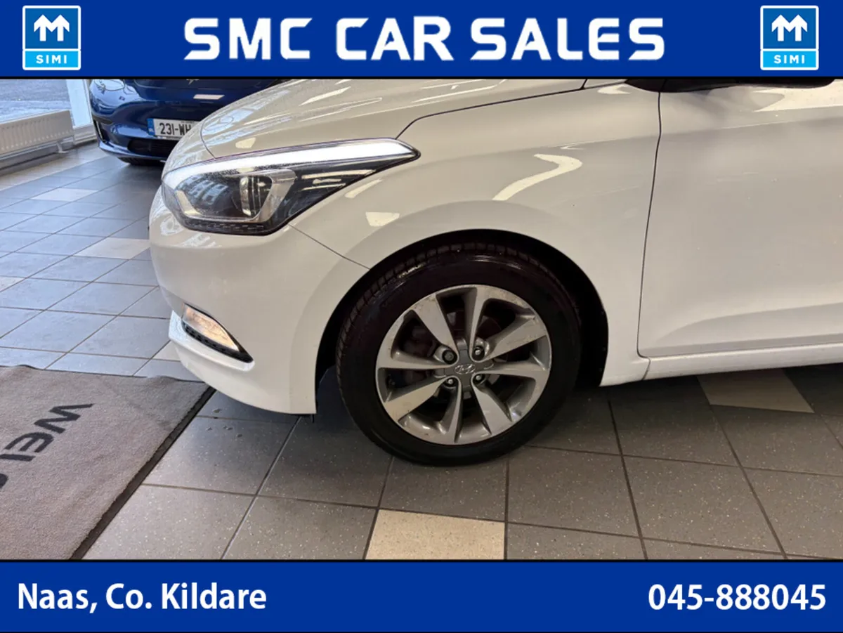 Hyundai i20 DELUXE 5DR - Image 4
