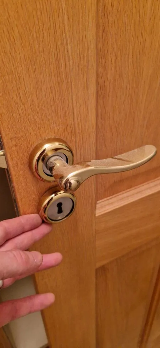 Basta Belair on rose door set brass
x 10