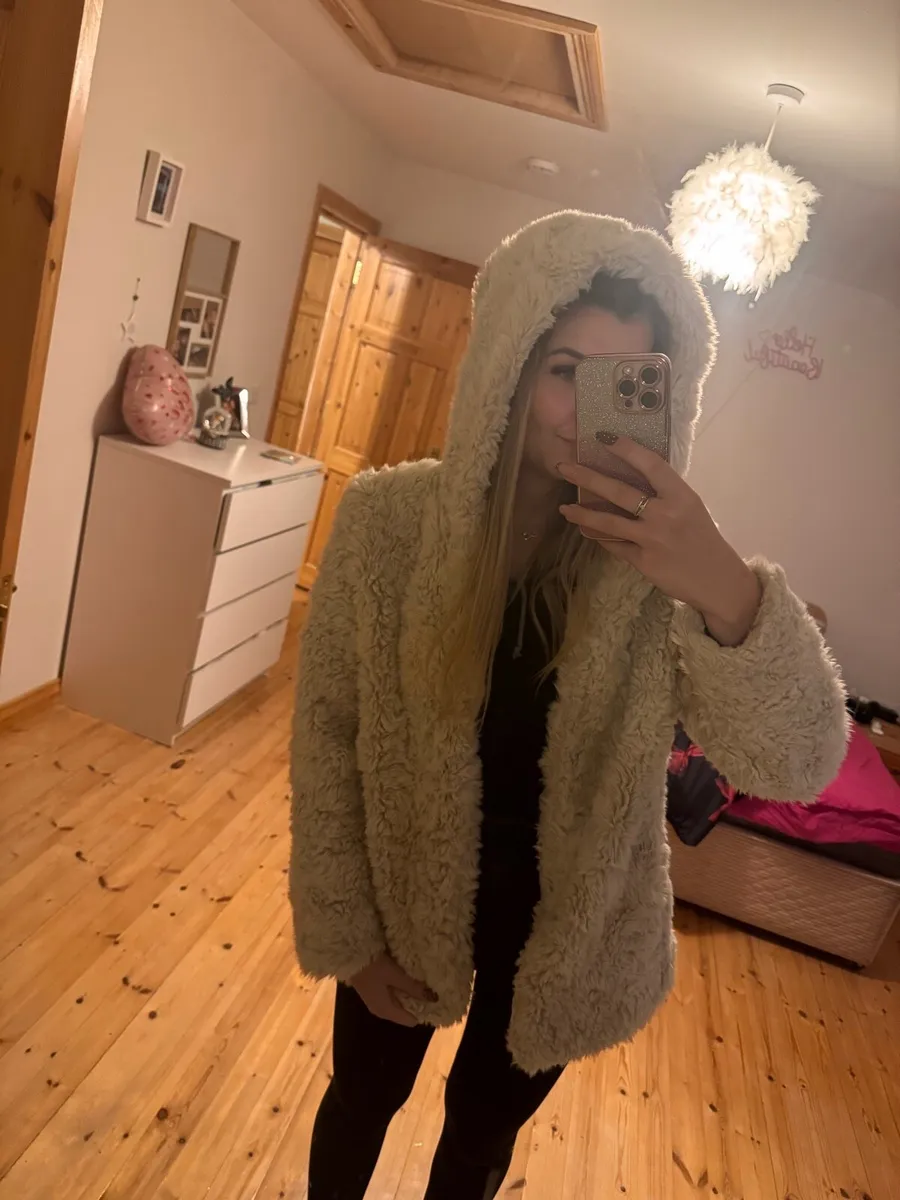 Fur jacket holister size m - Image 1