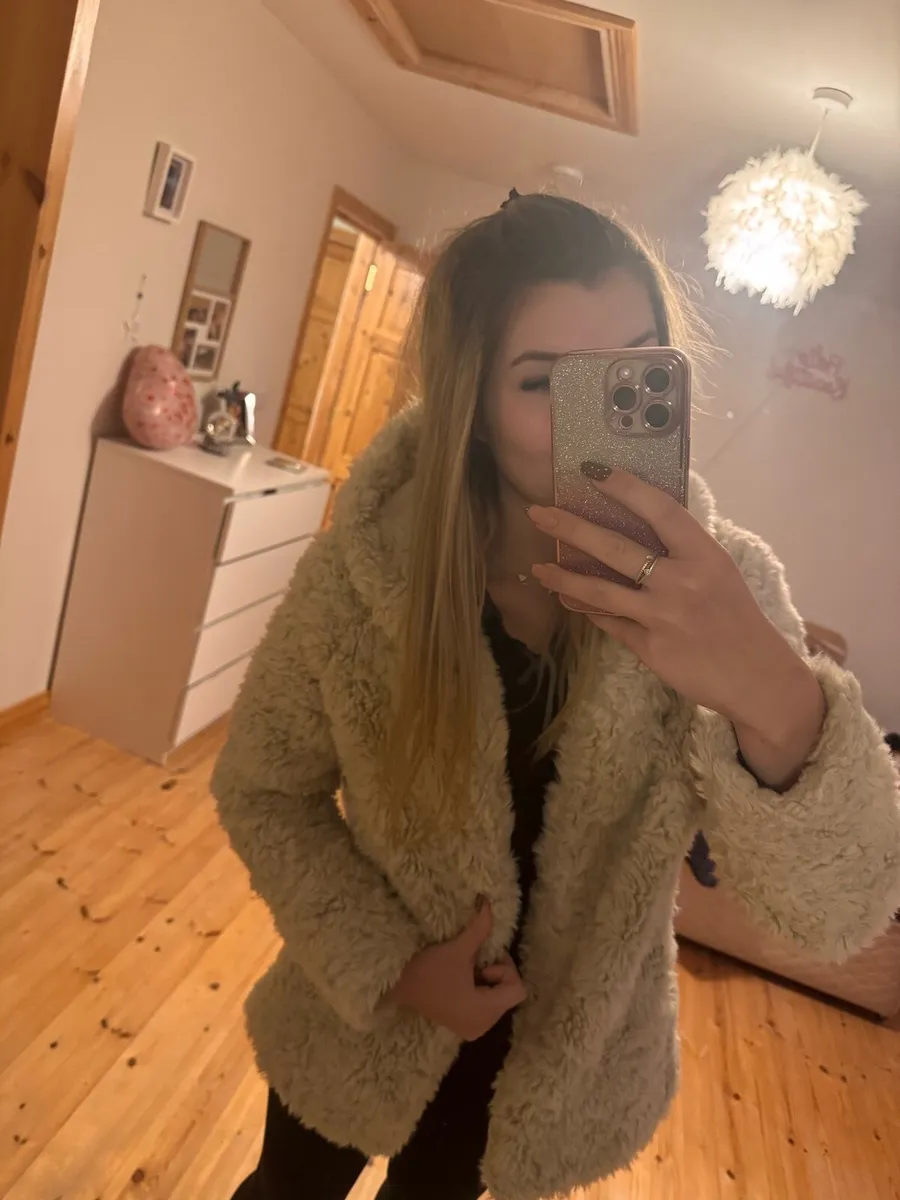 Fur jacket holister size m - Image 2