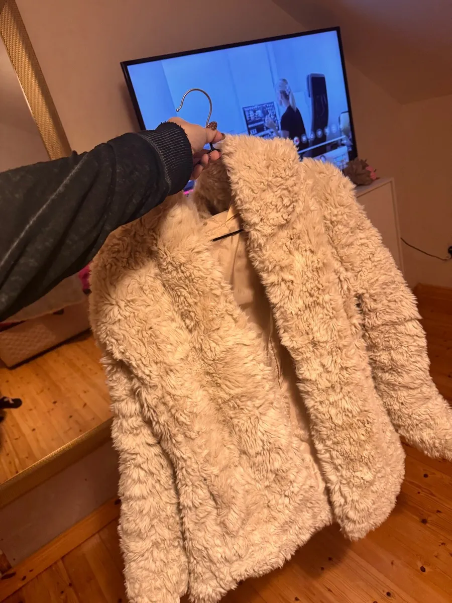 Fur jacket holister size m - Image 4