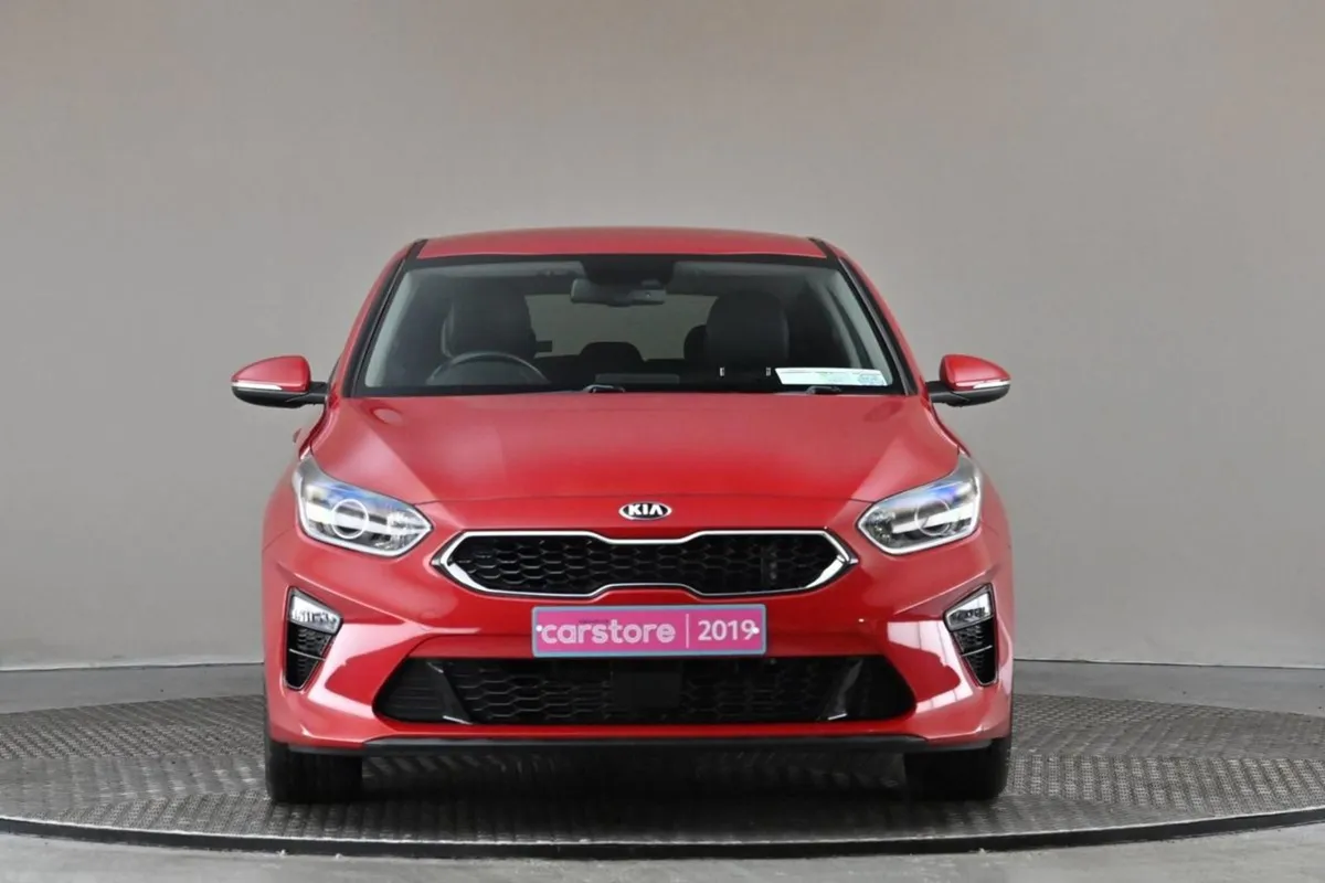 Kia Ceed 1.0 K4 6spd  half Leather carplay revers - Image 2