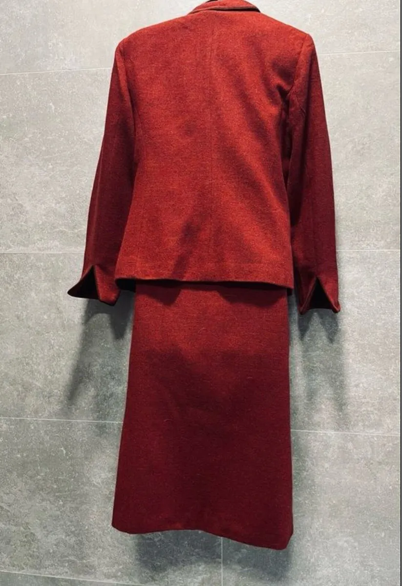 Ladies wool suit - Image 2