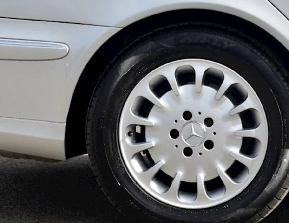 Mercedes 16” Alloy Wheels with new tyres - Image 2