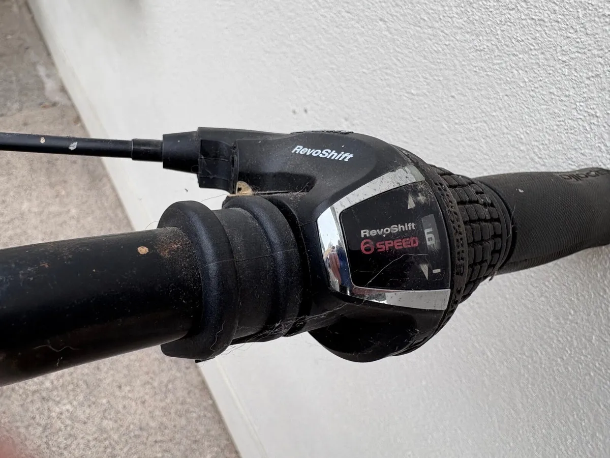 Girls bike - Image 2