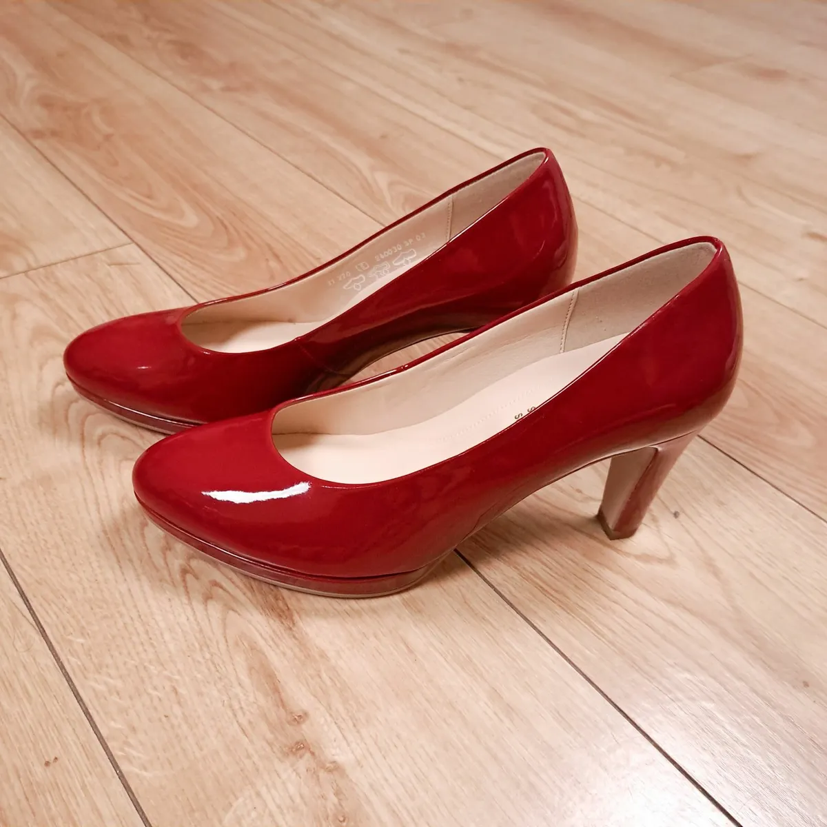 Gabor Red Patent Leather Pumps High Heels 5UK/38EU - Image 1