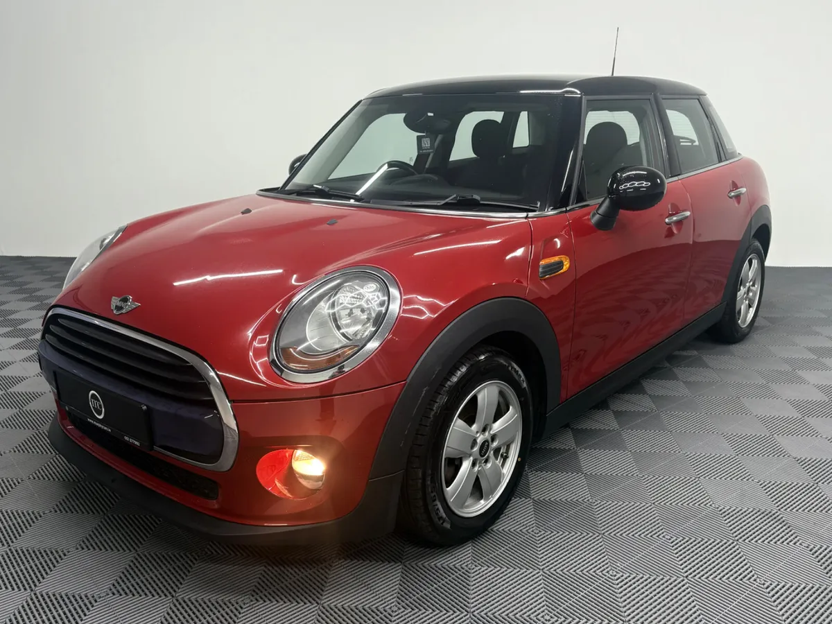2017 Mini Cooper 5 dr 1.5P - Image 4