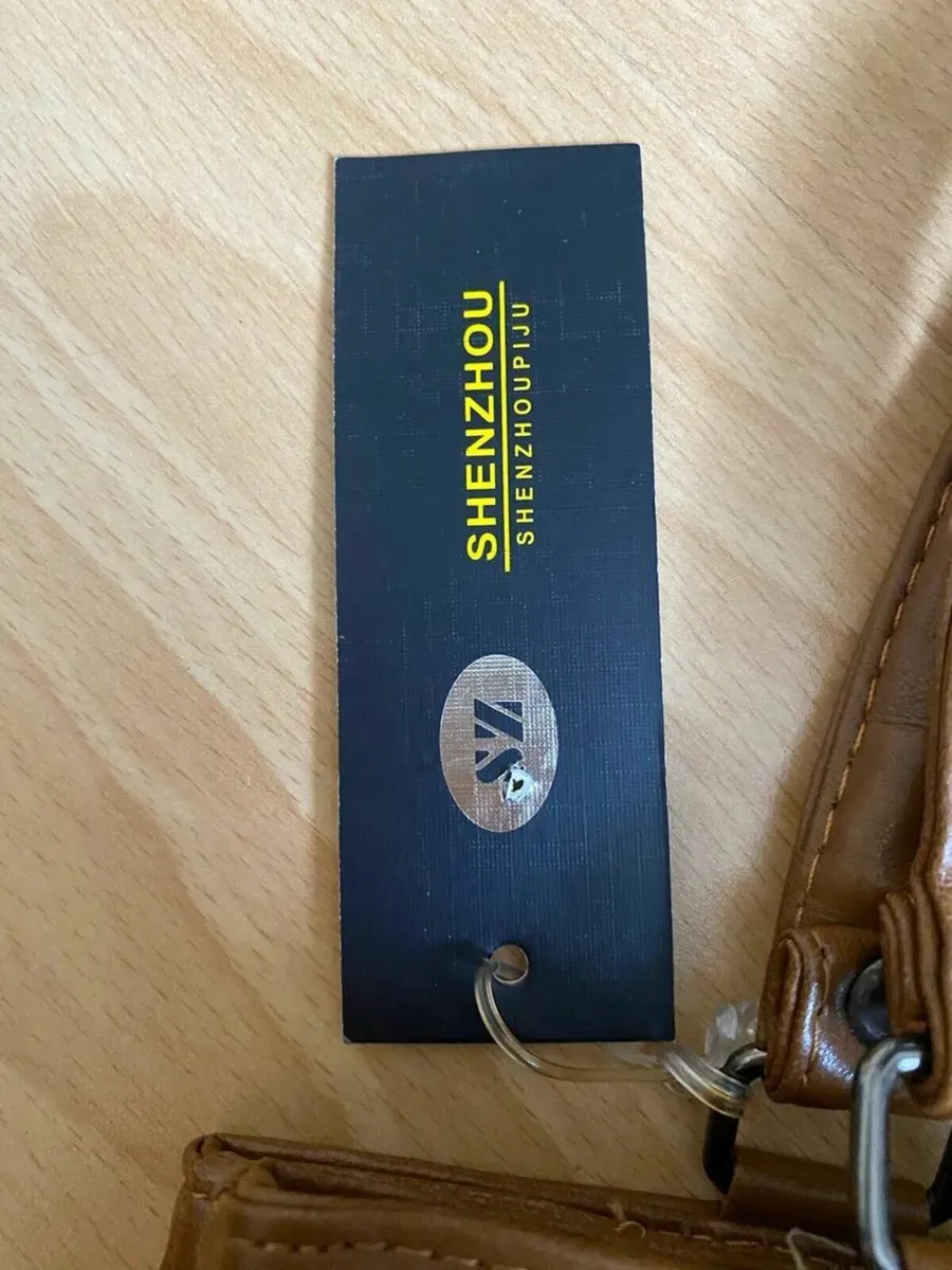 NEW WITH TAGS Shenzhou Leather Handbag ShoulderBag - Image 4