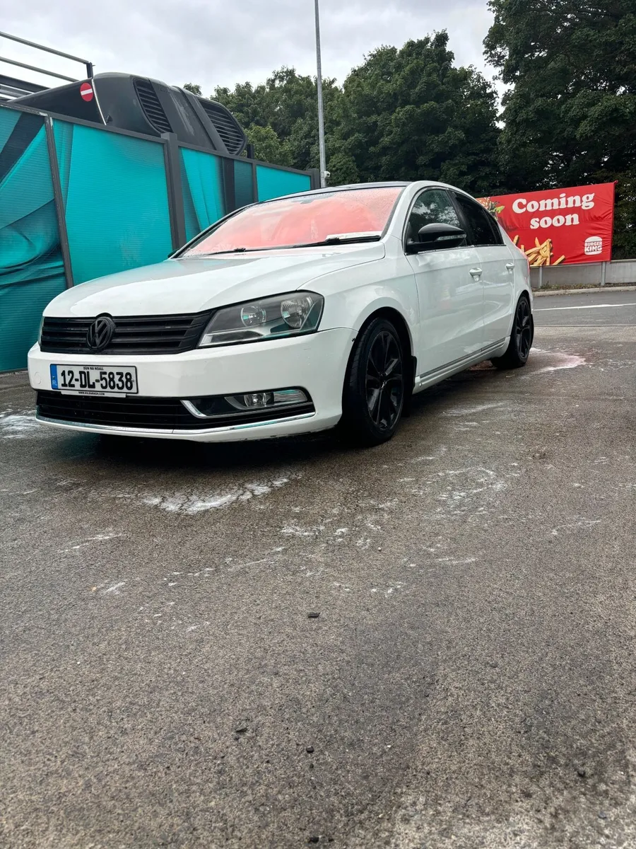 Volkswagen Passat 2012 - Image 4