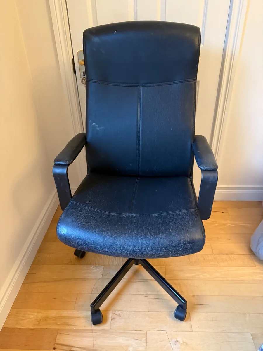 Office chair - Image 1