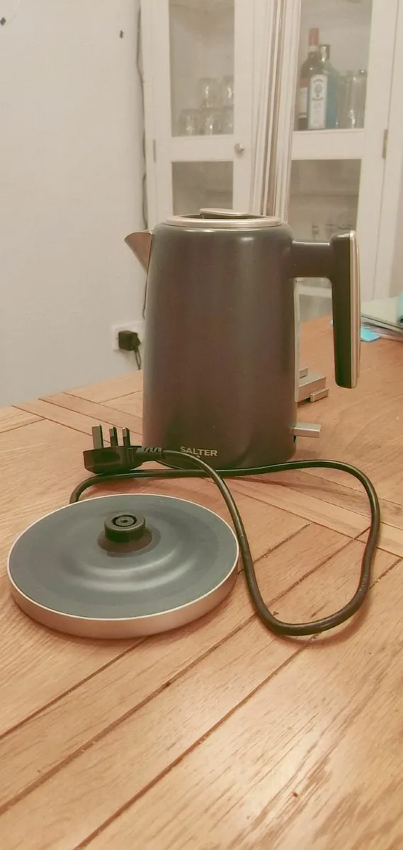 Rapid Boil Kettle (Salter) - Almost new - Image 2