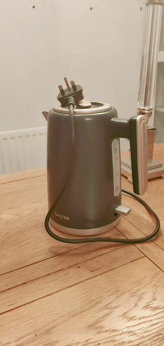 Rapid Boil Kettle (Salter) - Almost new - Image 3