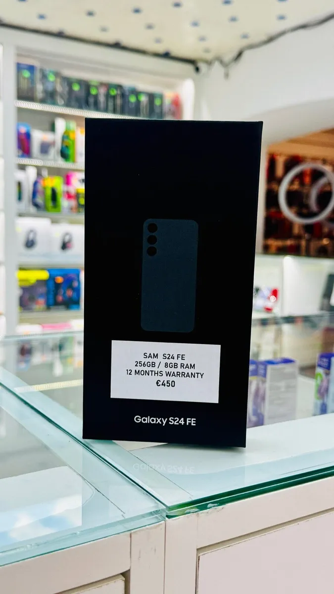 Samsung S24 FE  (128GB - 8GB Ram)