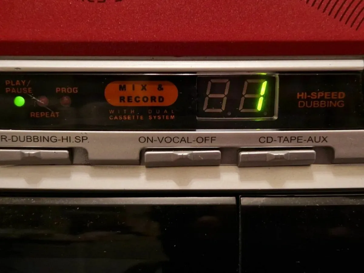 Goodmans XB-20CDG Karaoke Machine, CD & Twin Tapes - Image 4