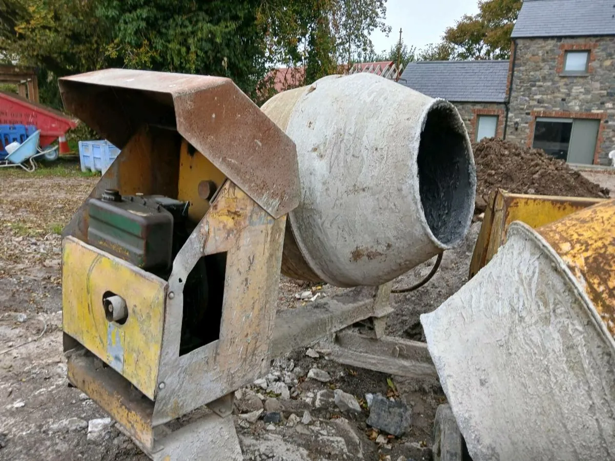 Cement mixer - Image 1