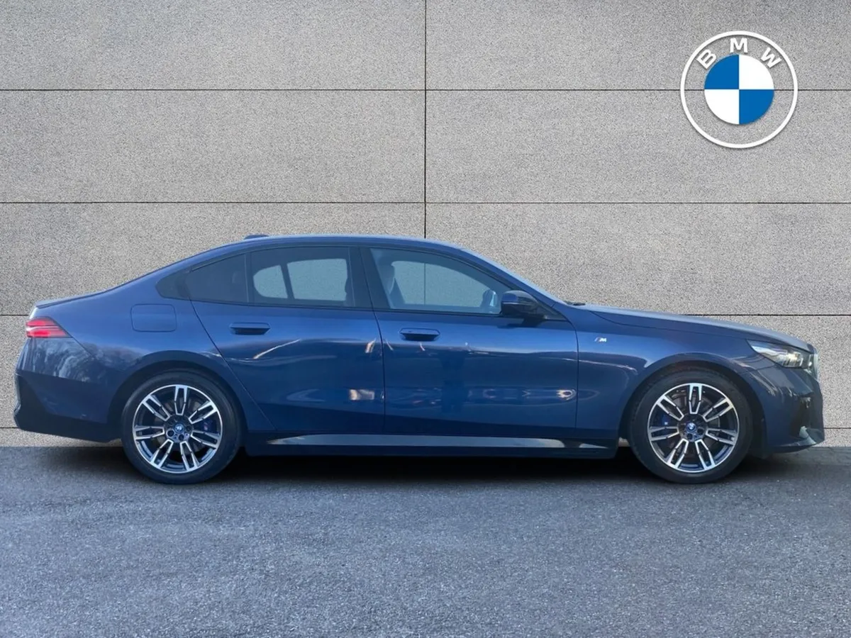 BMW 5 Series 530e M Sport Saloon - Image 4