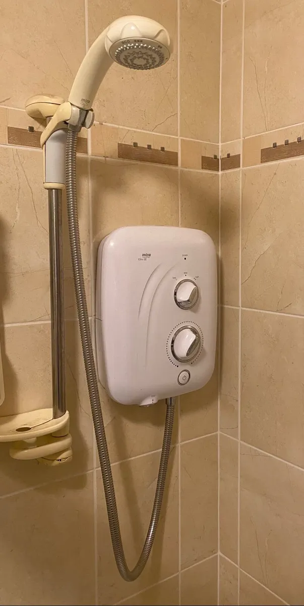 Corner Shower door & Mira SE Electric Shower - Image 2