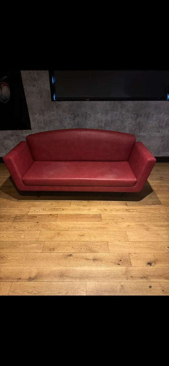 Couch and kitchen chairs - Image 1