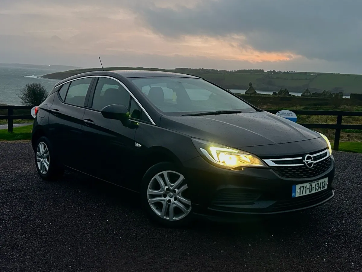 Opel Astra - NCT 27’ - APPLE CAR PLAY - LOW MILES - Image 1