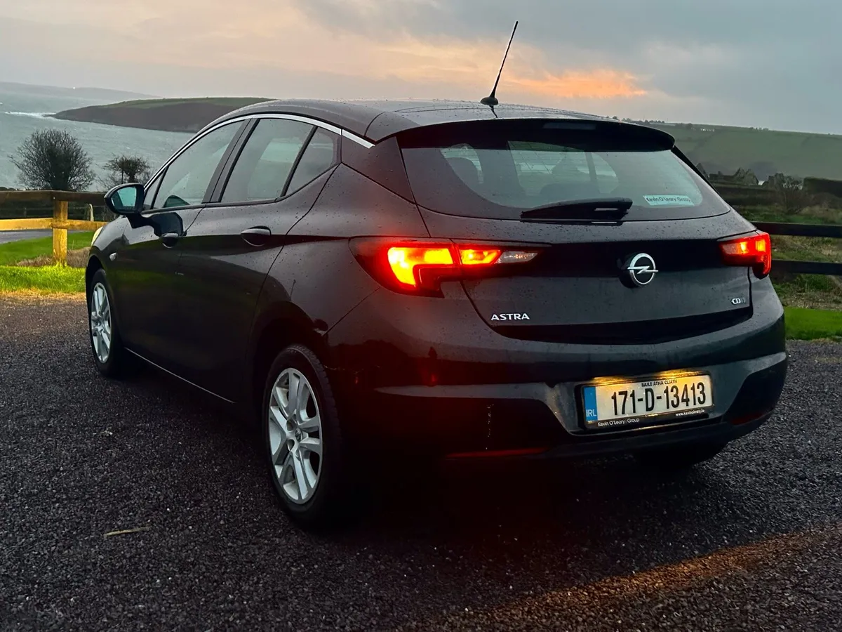 Opel Astra - NCT 27’ - APPLE CAR PLAY - LOW MILES - Image 3