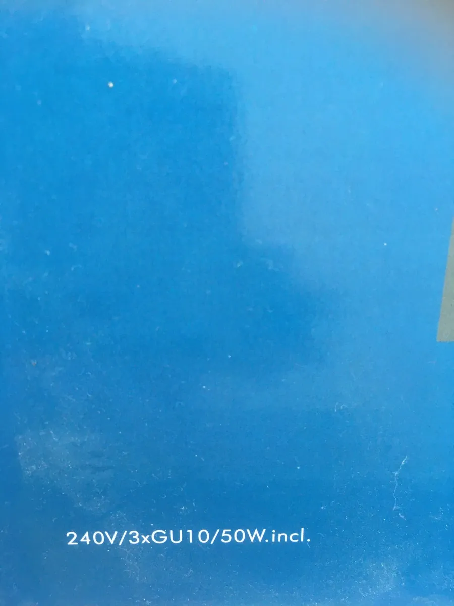 BRAND NEW in box 3 Way Ceiling Light - Image 4