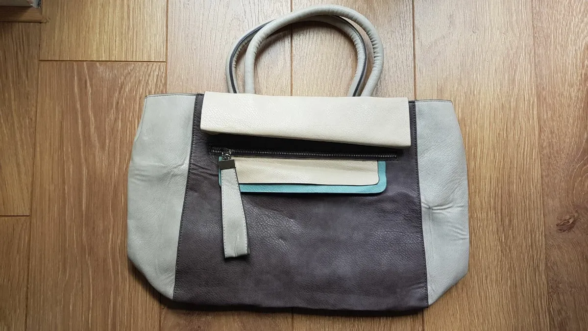 handbag- BRAND NEW - Image 1