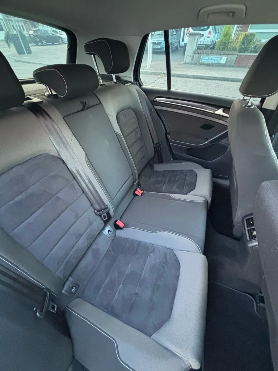 151 VW 1.4 TSI Golf DSG Highline LOW KMS - Image 4