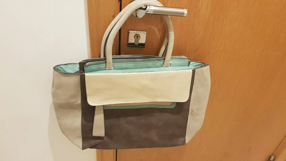 handbag- BRAND NEW - Image 3