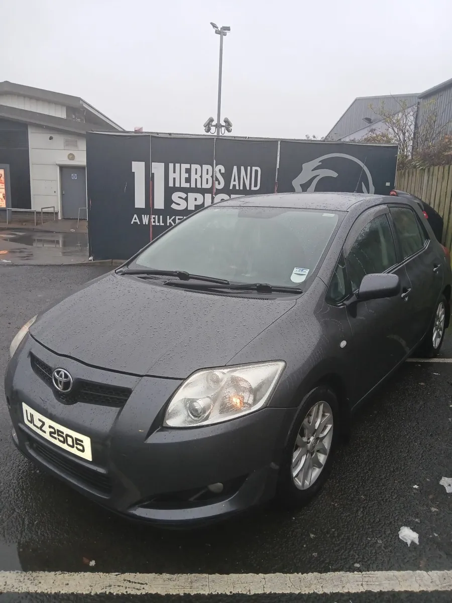 Toyota Auris 2007 - Image 2